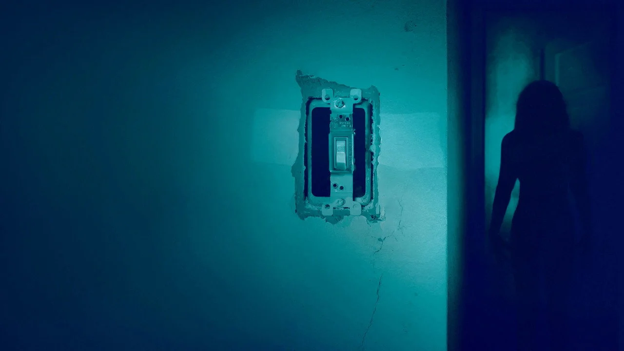 Cuando las Luces se Apagan - Backdrop