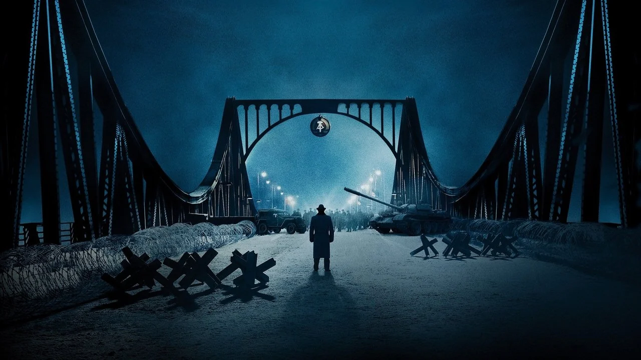Puente de Espías - Backdrop