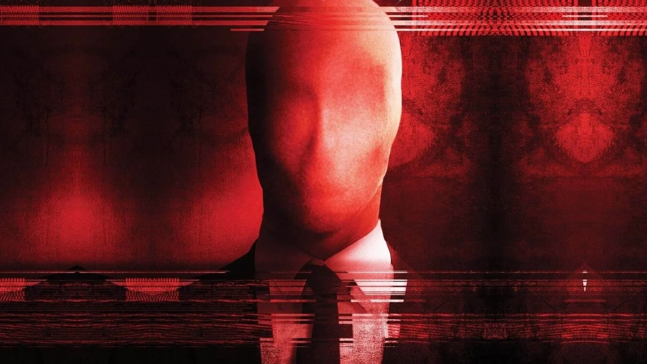 Siempre Te Observa: Una Historia Retorcida De Terror - Backdrop