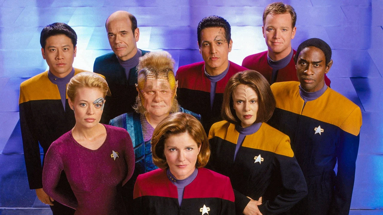 Star Trek: Voyager - Backdrop
